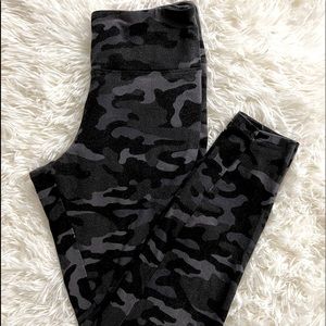 Express camo leggings